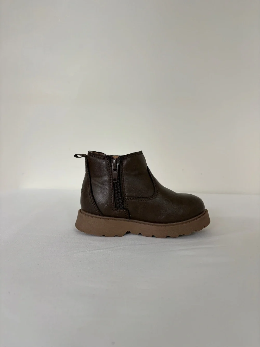 SOLD Oshkosh B'gosh Dark Brown Kids Chelsea Boots - Toddler Size 7